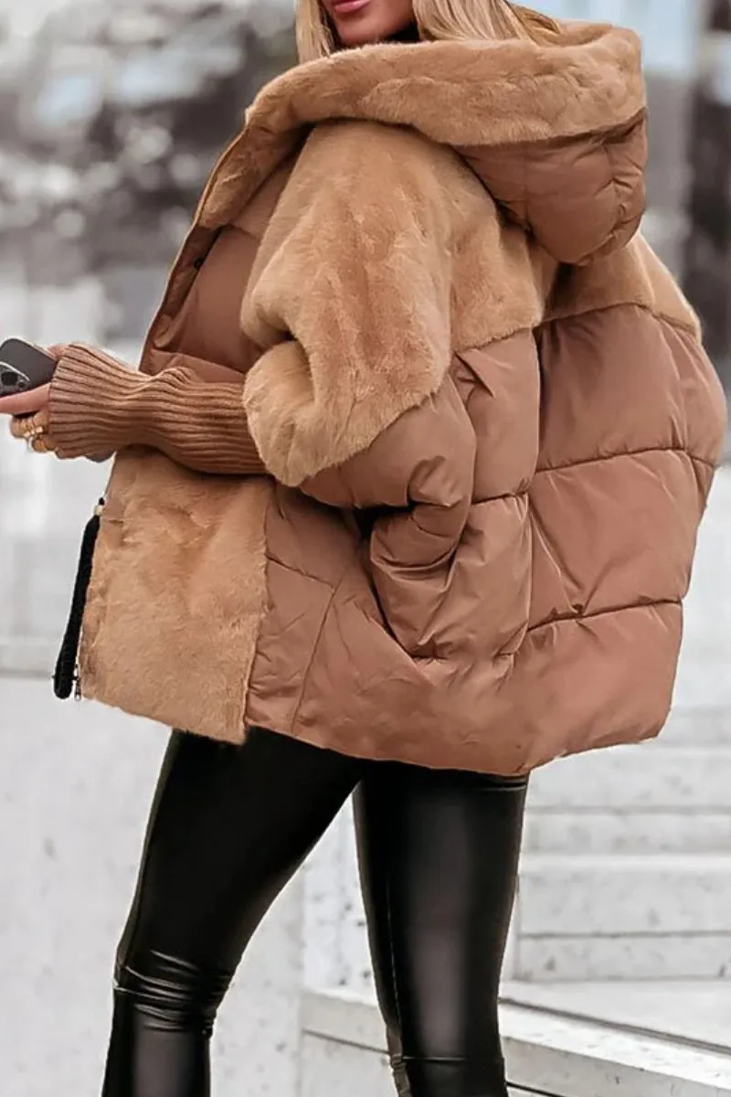 Long Quilted Cape with Faux Fur Collar for Women | Ideal for Winter