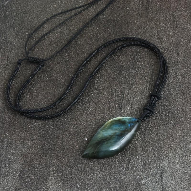 Solene | Adelheid Moonstone Necklace – Luxury Iridescent Gemstone Pendant & Tailored Minimalist Choker