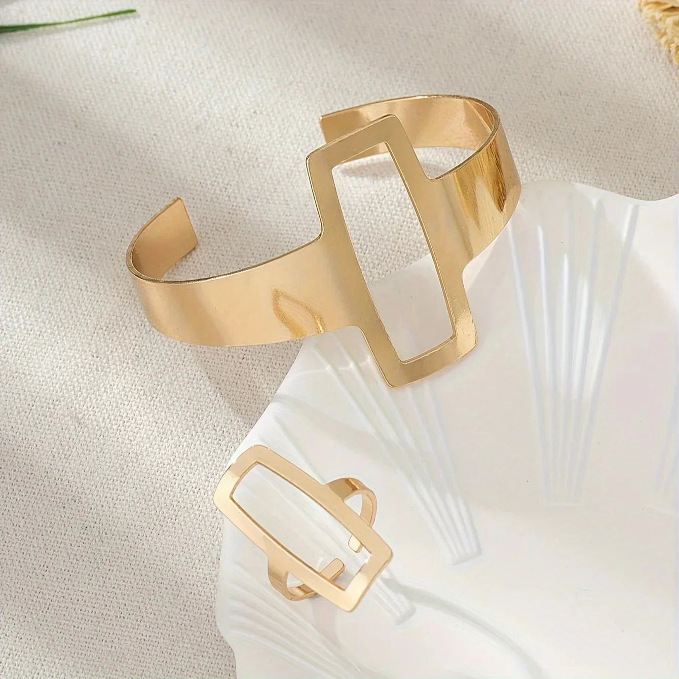 Dôre | Adjustable Geometric Rectangle Bracelet and Ring Set