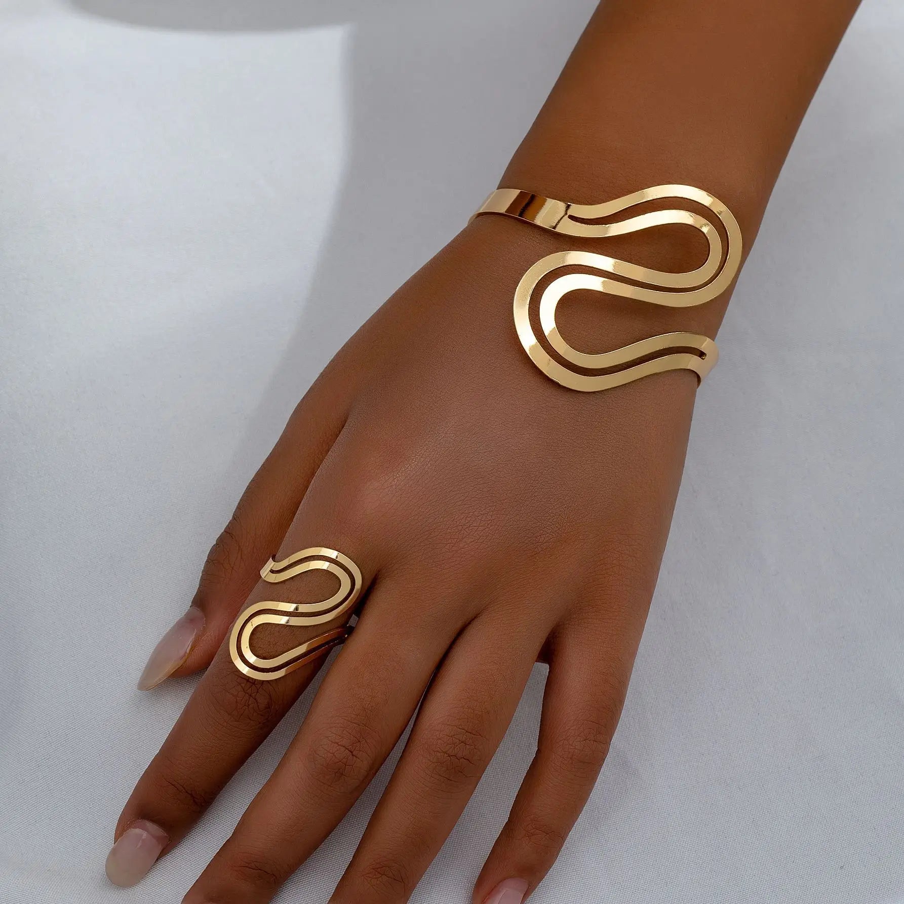 Flōre | Adjustable Modern Swirl Bracelet and Ring Set – Luxury Designer Jewelry Set & Minimalist Open Bangle Gold