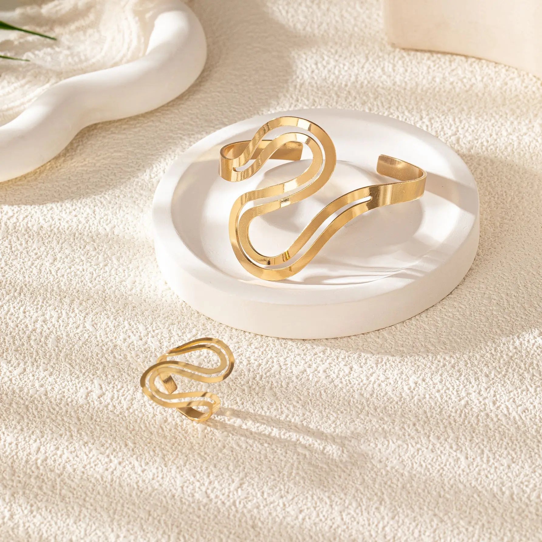 Flōre | Adjustable Modern Swirl Bracelet and Ring Set – Luxury Designer Jewelry Set & Minimalist Open Bangle