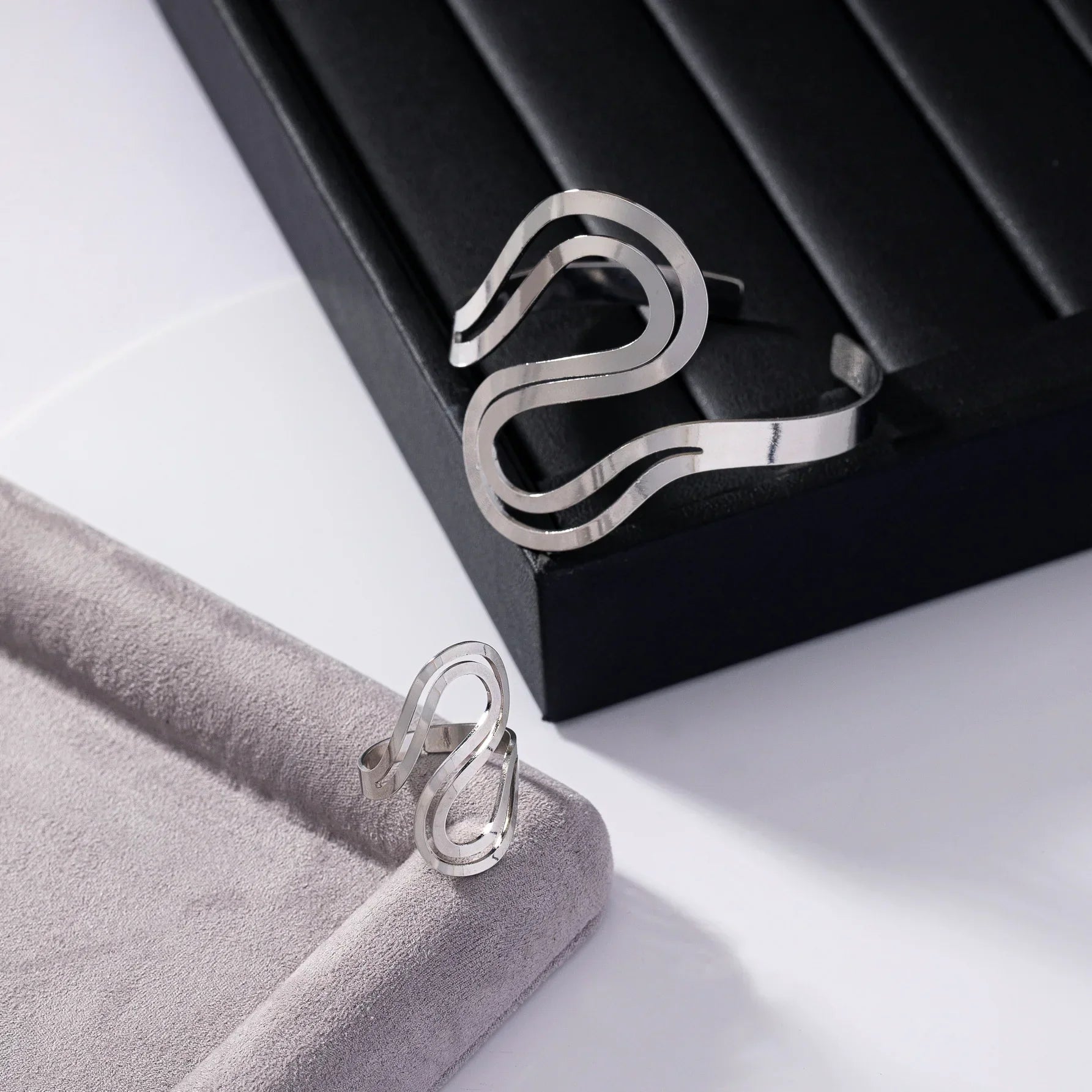 Flōre | Adjustable Modern Swirl Bracelet and Ring Set – Luxury Designer Jewelry Set & Minimalist Open Bangle