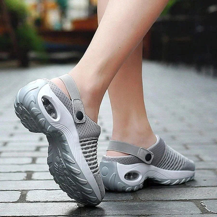 Air-cushioned shoes with strong cushioning for diabetics