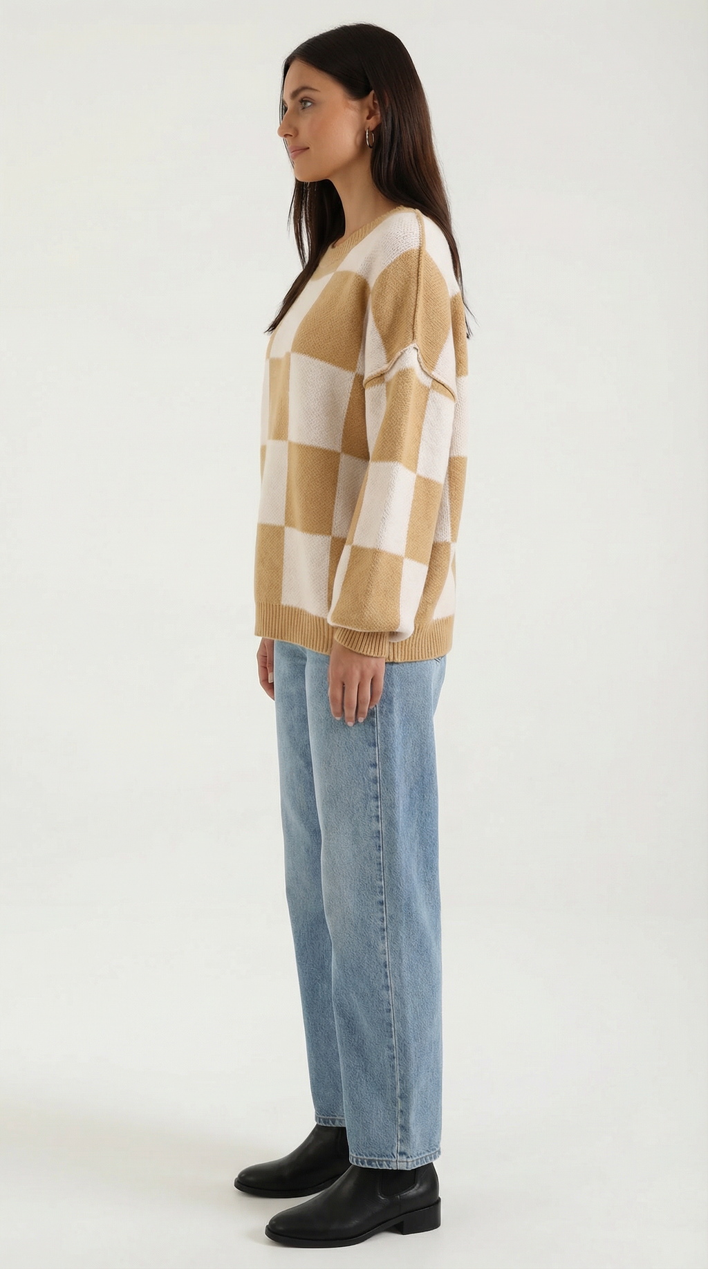 Women's Checkered Knit Sweater – Graphic Plaid Pattern & Soft Crewneck