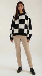 Women's Checkered Knit Sweater – Graphic Plaid Pattern & Soft Crewneck Black