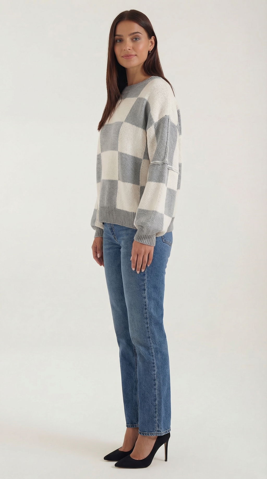 Women's Checkered Knit Sweater – Graphic Plaid Pattern & Soft Crewneck