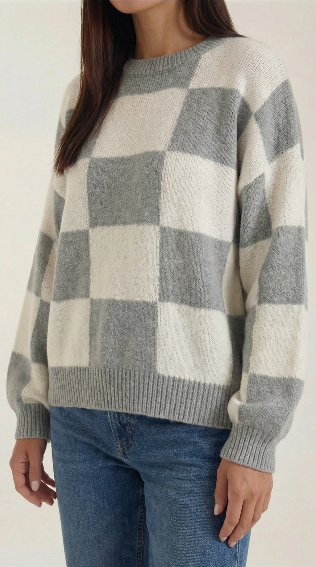 Women's Checkered Knit Sweater – Graphic Plaid Pattern & Soft Crewneck