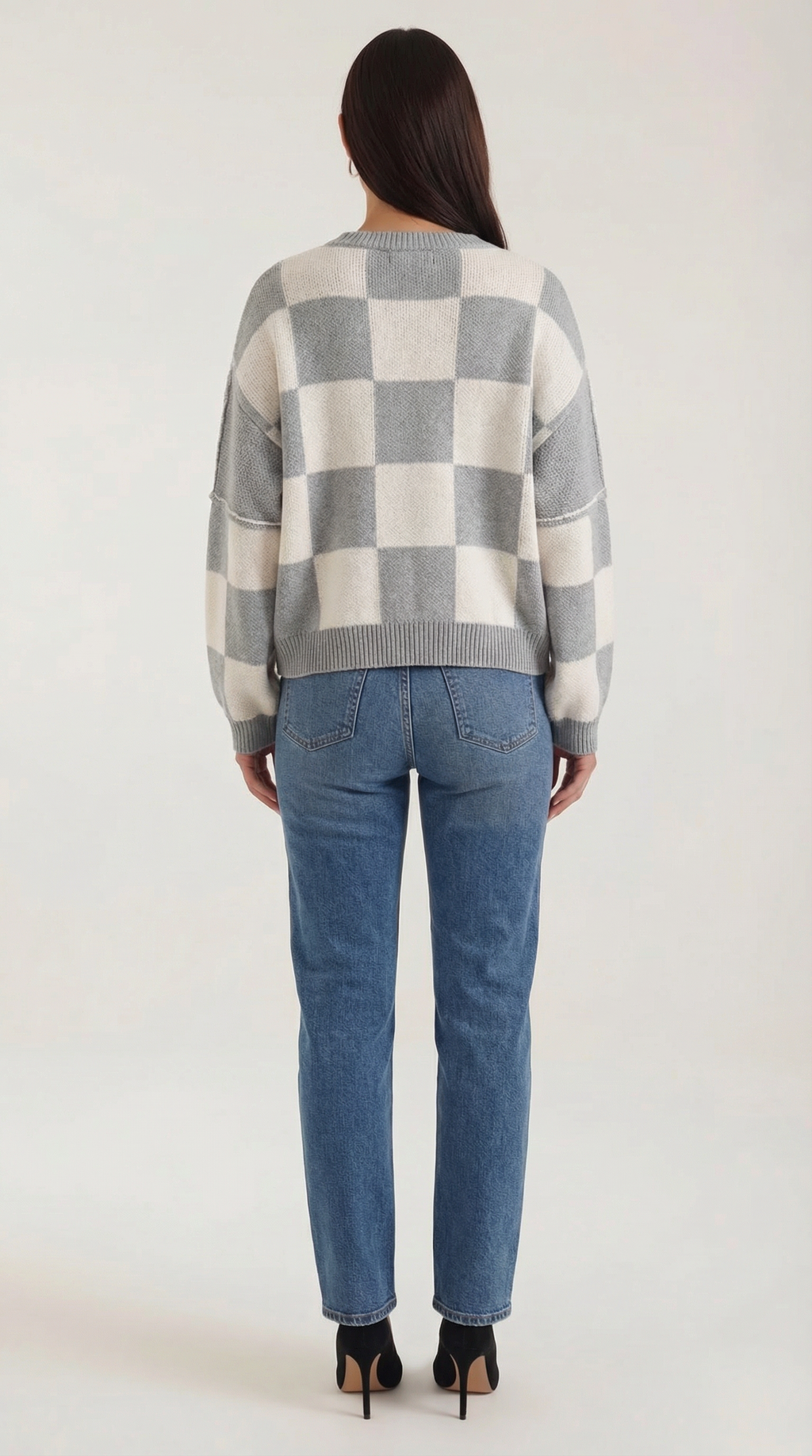 Women's Checkered Knit Sweater – Graphic Plaid Pattern & Soft Crewneck