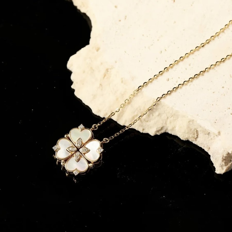 Euphonious Cloverleaf Necklace Default