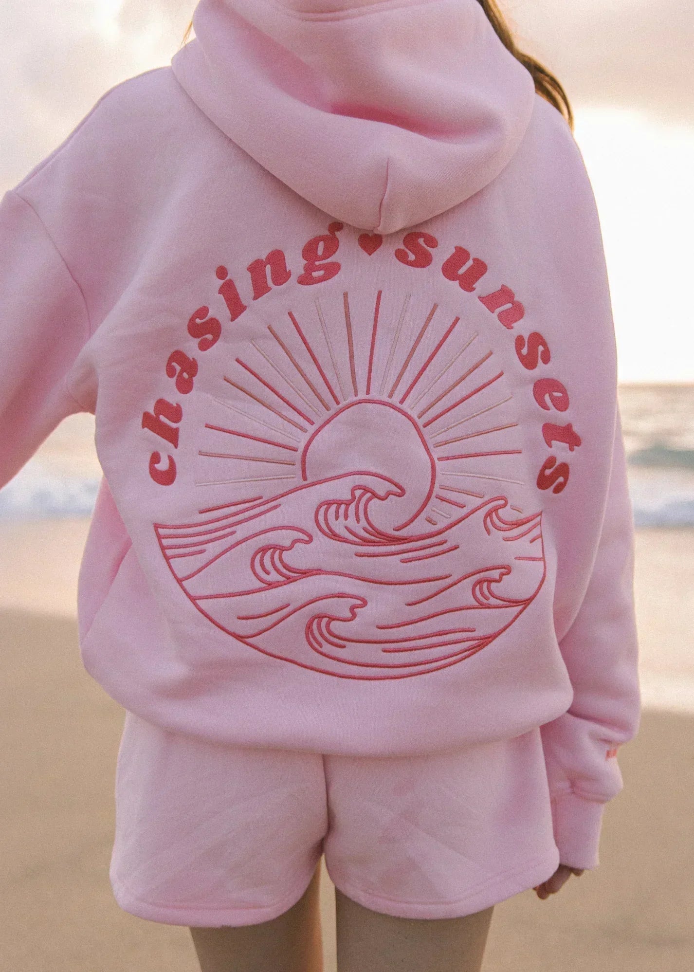 Hoodie with wave embroidery - a cozy everyday look red pink