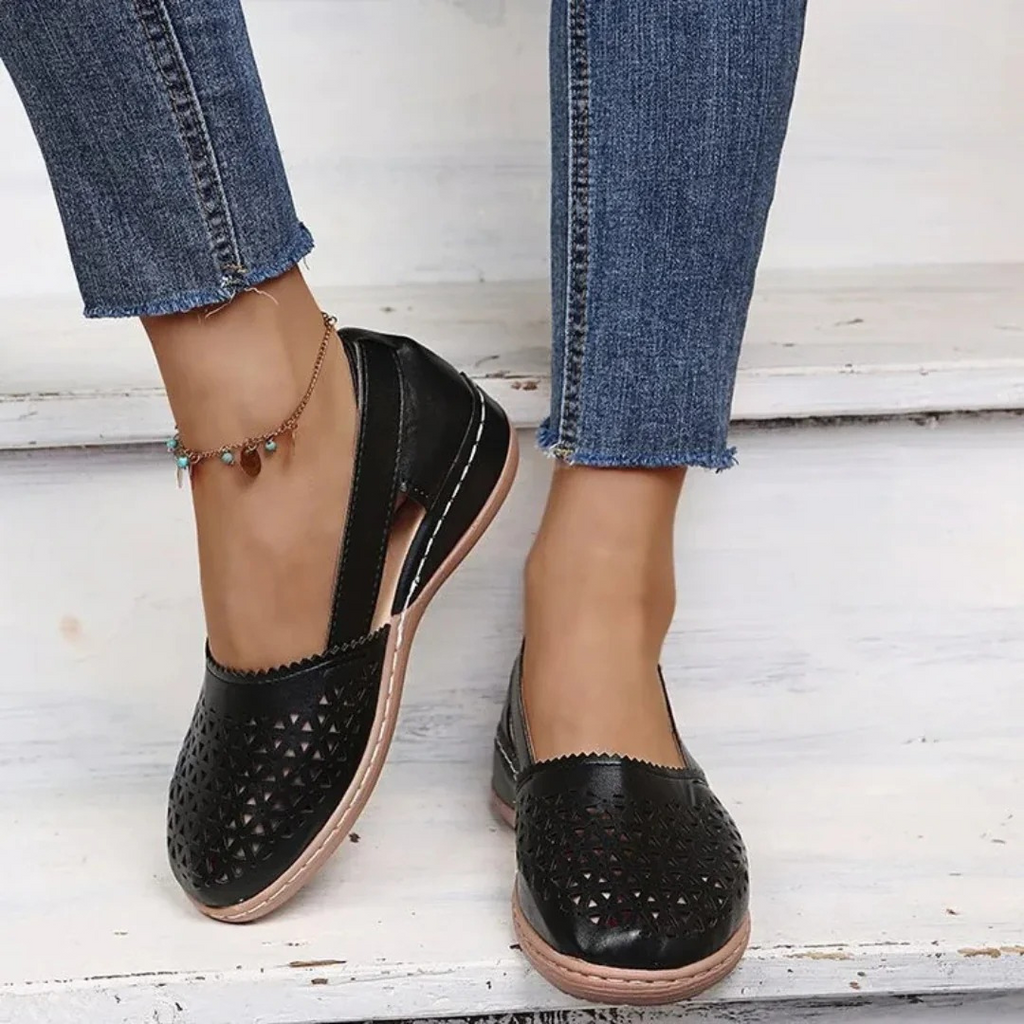 Amore | Women's Walking Shoes Black