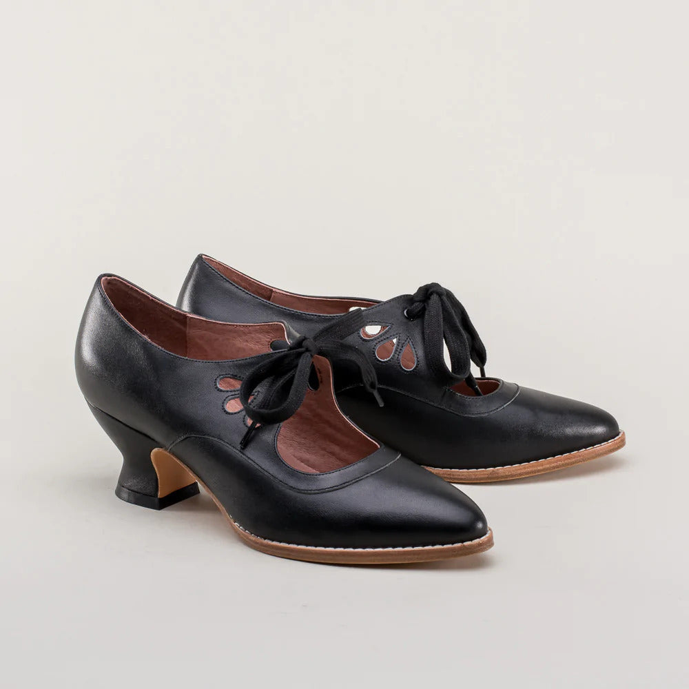 Dôre | Women’s Heeled Shoes – Sculptural Architectural Heel & Refined Aesthetic Grace