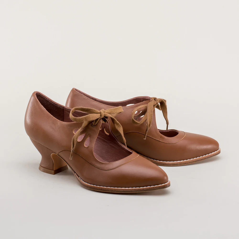 Dôre | Women’s Heeled Shoes – Sculptural Architectural Heel & Refined Aesthetic Grace