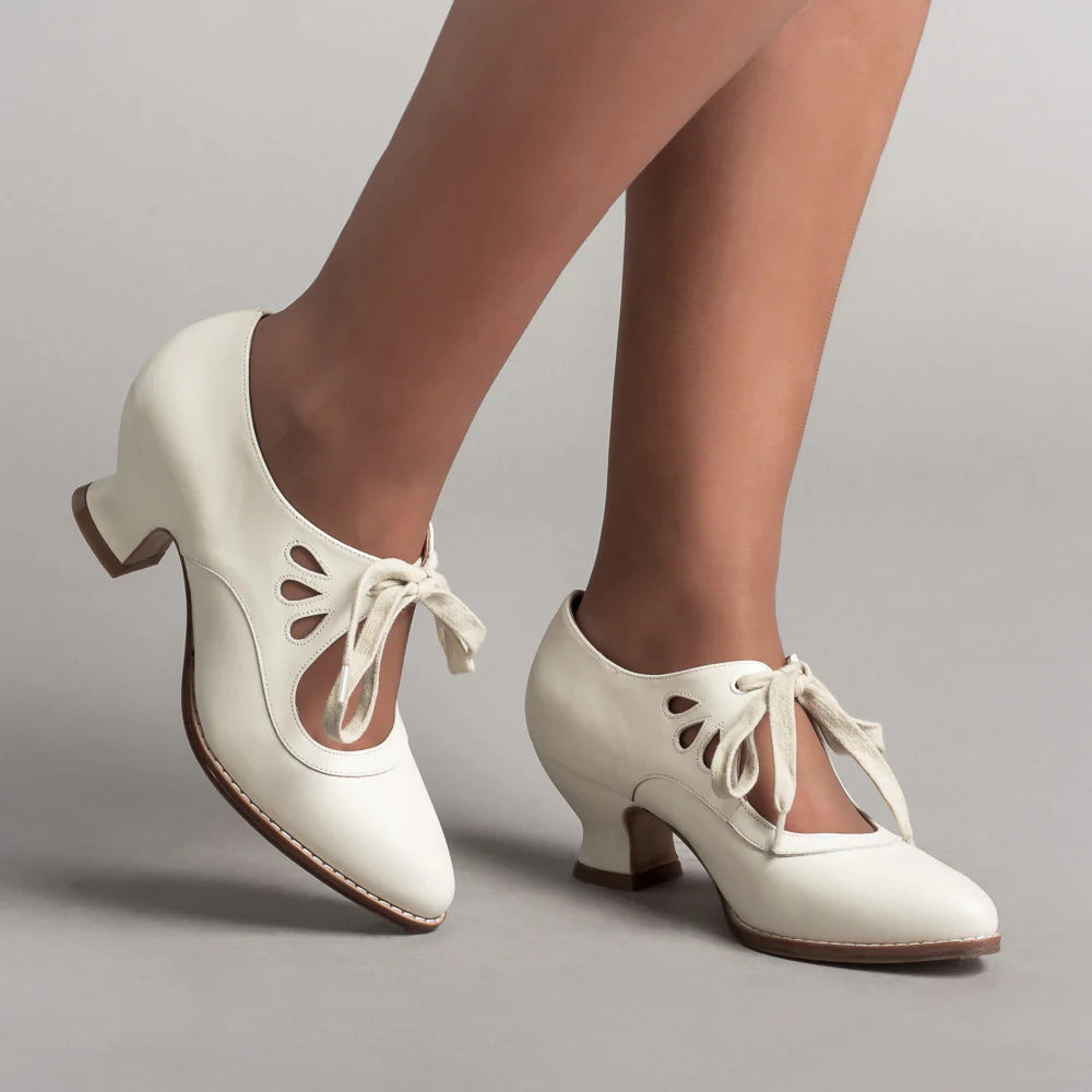 Dôre | Women’s Heeled Shoes – Sculptural Architectural Heel & Refined Aesthetic Grace white