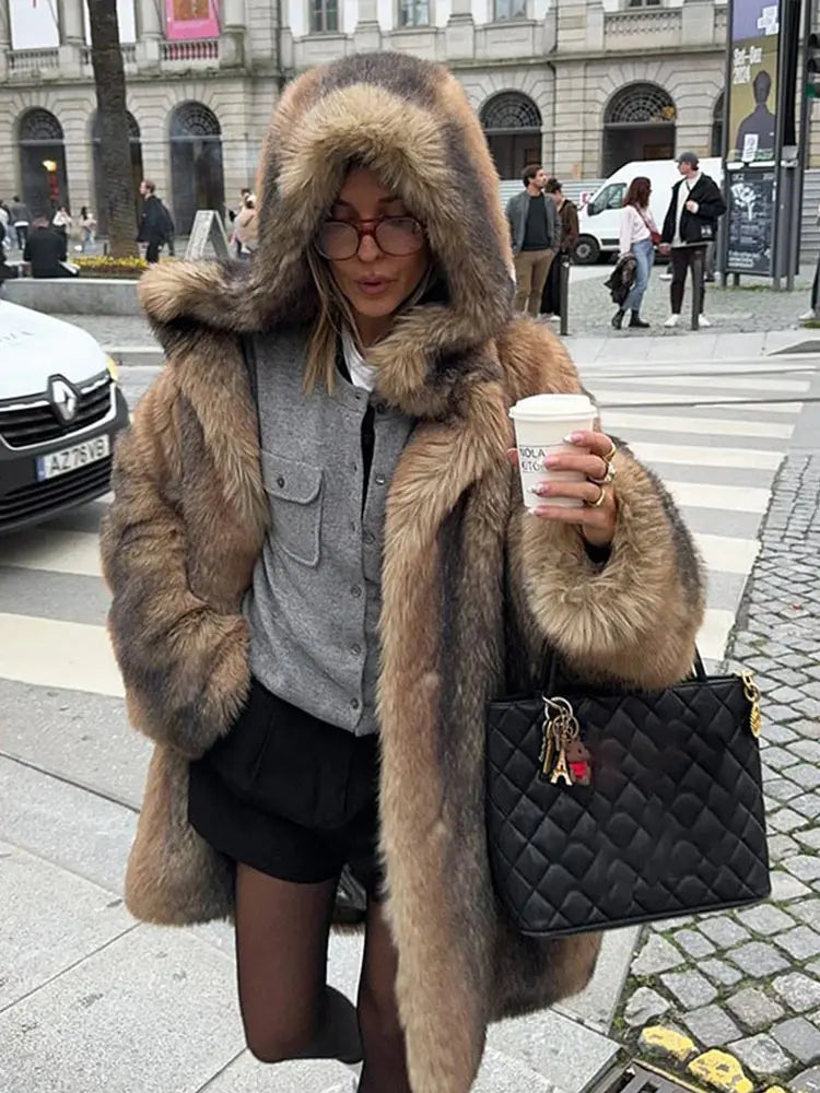Parsha | Long Coat with Hood and Single-Button Closure for Women | Ideal for Autumn and Winter