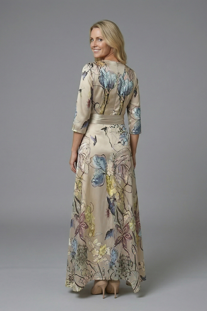 Amore | Women’s Dress with V-Neck and Three-Quarter Sleeves